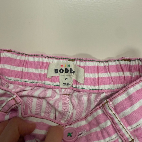 Boden Patch Pocket Tulip Shorts (4y) - Picture 3 of 4